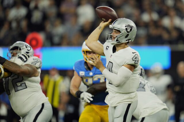 Derek Carr, Raiders, Chargers