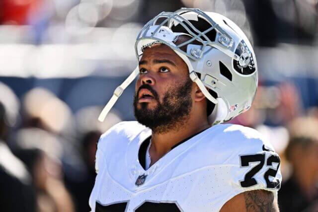 Jermaine Eluemunor, Raiders